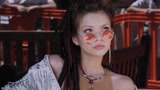 《爱上超模3》Naomi脏辫获赞着热裤与嘉宾斗腿