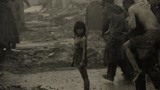 《唐山大地震》中那个绝望的小女孩怎样了？冯小刚：她就是个疯子