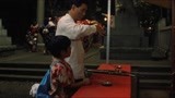北野武带着正男玩用枪射击玩偶的游戏