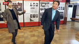 但愿人长久：69岁的姜昆“秀街舞”，自带BGM有点萌