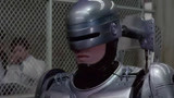 一部紧张刺激的科幻电影《机械战警》人与机器的结合体