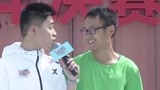 《男生女生向前冲》高手也会失误！ 男子落水生气拍水面