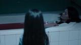 美女小时候目睹了母亲自杀的场面   为什么要给浴缸铺上毯子？