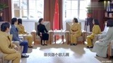 外交风云大使夫人们出国，却想穿军装，邓大姐要他们化妆和礼仪