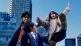 电脑奇侠重启：日本机器人保护人质，手法太粗暴，女孩直接扔上天