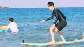Watch the latest The surfing gesture of Wang Yibo in the early morning looks super cool. (2020) online with English subtitle for free English Subtitle
