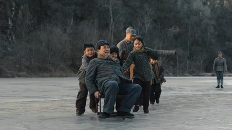 毛泽东初次坐冰车