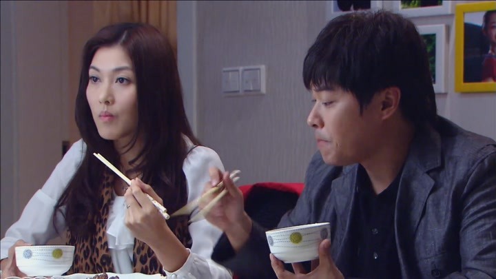 《甜蜜计划》李小栋母亲做了一桌美食 李小栋说话十分幽默