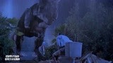 侏罗纪公园：男人拉屎，结果暴龙过来把厕所拆了
