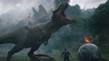 侏罗纪世界2：牛龙不知死活，霸王龙的猎物都敢咬，直接一口咬死