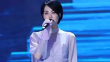 王菲现身蛇年央视春晚彩排，穿黑色大衣相当保暖，上一次是七年前