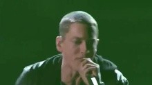 [图]Eminem-Love The Way You Lie现场版 11/02/14