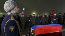 俄战机牺牲飞行员遗体回国 被追认为俄罗斯英雄