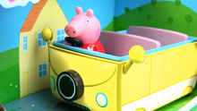 小猪佩奇动画片佩佩开车玩具