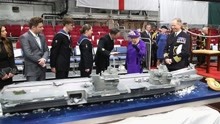 英国伊丽莎白女王号正式服役 伊丽莎白女王出席仪式