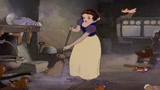白雪公主：白雪公主意外闯进了小矮人家里，帮小矮人打扫卫生