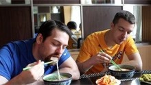 德国小伙来中国，患上“中餐依赖症”，看看有多依赖中国菜？