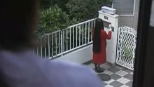 如果你看见这个红衣女子在不停按门铃，千万别制止她，一部恐怖片