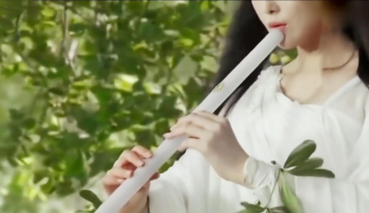 女子从天而降图片