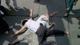 .赌侠2002：警官本想救下李加乘，却失手将他推下楼，被霉神附体