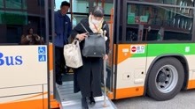 中国人到日本，实拍日本的公交车，这点值得中国学习！