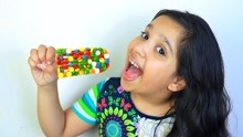 小萝莉奇妙零食大体验，竟然还有彩虹糖冰棒？儿童益智玩具故事
