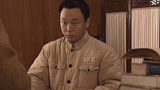 开国领袖毛泽东：毛泽东一向勤俭节约，秘书倒掉隔夜茶，还挨顿骂