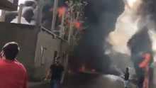 一周内第三起！黎巴嫩一石油管道突发爆炸：黑烟四起、直冲高空