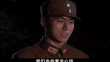 中国兄弟连：女军官正和小猴子聊天，发觉不对劲，这是怎么回事？