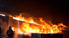 火线英雄：三声火警铃响起，工厂遭遇大火灾，消防官兵全体出动