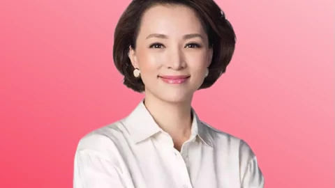 ดู ออนไลน์ 董卿不隱忍，揭露龍洋“上位”真相，難怪她會成為春晚主持人 (2022) ซับไทย พากย์ ไทย