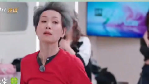 Watch the latest 叶童排练三公曲目跳楼机，眼神坚定到让人泪目